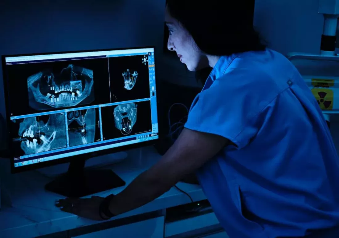 What Is a Periodontist